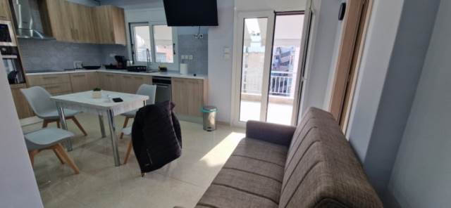 (For Sale) Residential Penthouse || Athens Center/Athens - 58 Sq.m, 2 Bedrooms, 105.000€ 